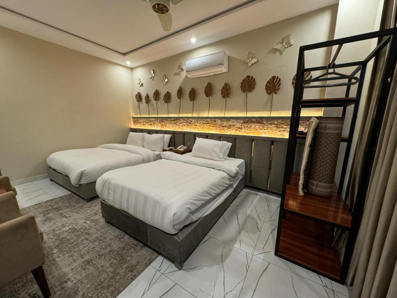 Shelton Boulevard Hotel Lahore Exteriör bild